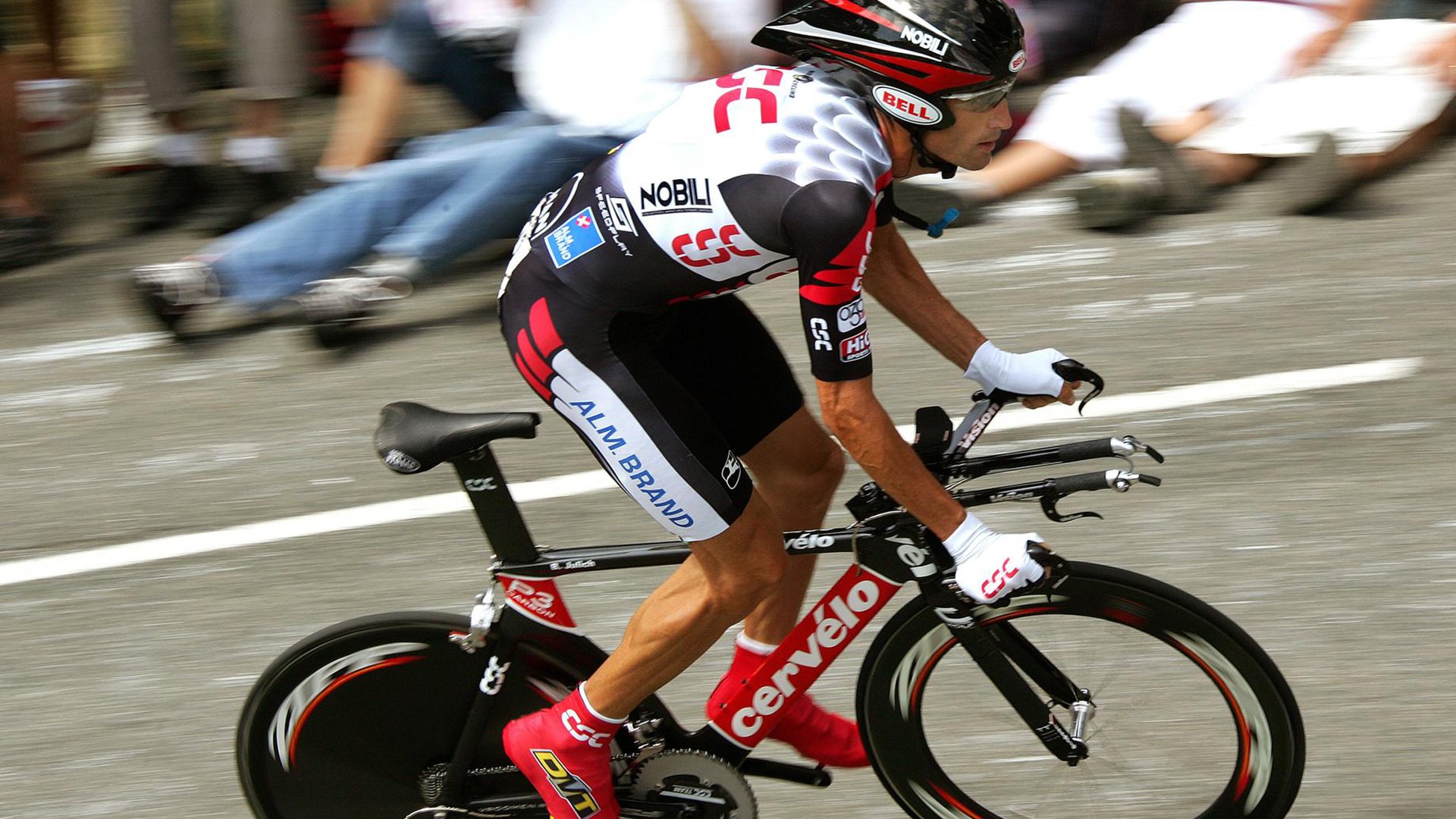 贝尔哈德·福特:凭借冷静的场上决策,提升全黑队比赛节奏,贝尔福特vs丹亨德森